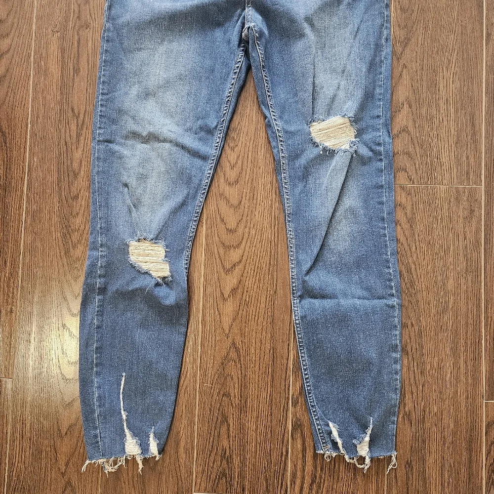 Free People Shark Bite Distressed High Rise Skinny Jeans Size 31R - Picture 10 of 10